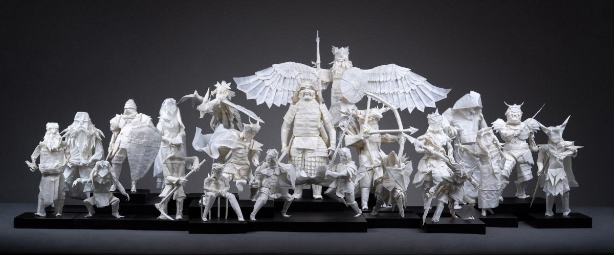 visar flera origami figurer av Juho Könkkölä