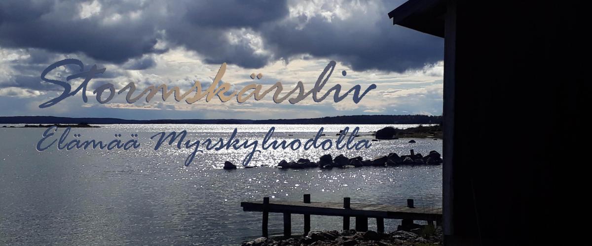 visar en stuga vid havet
