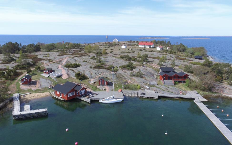 En brukshamn för några få har blivit en gästhamn för tusentals besökare.