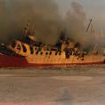 Viking II brinner vid Algots varv i Mariehamn