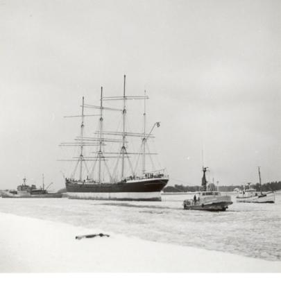Pommerns återkomst till Mariehamn från Finnbodavarv