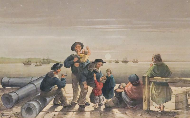 Litografi från 1800-talet av sjömän, barn och kvinnor och några kanoner. I bakgrunden fartyg.