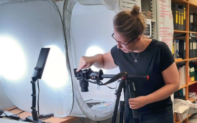 Fotografering av boken 101 glimtar ur Ålands forntid